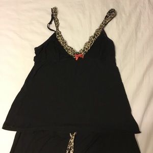 Honeydew 2-piece pajama set NWOT, Size L